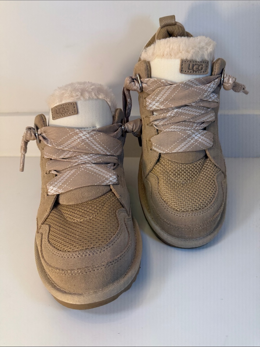 UGG Big Kids Tan Suede & Mesh Lace-Up Sneakers Size 6